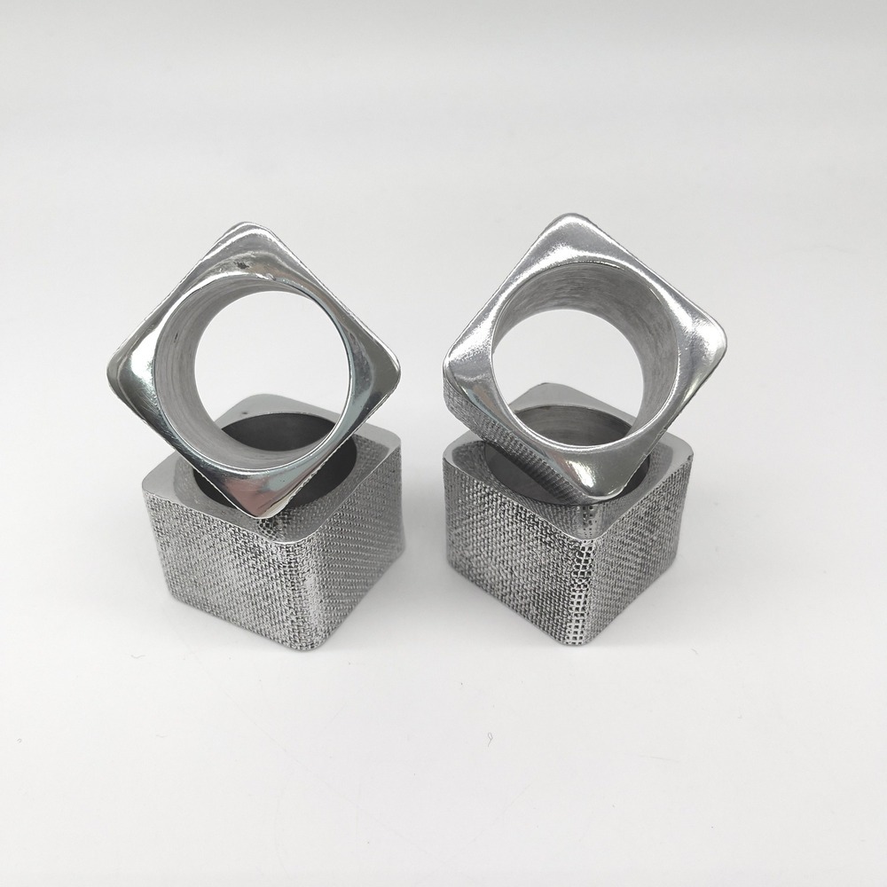Pottery Barn Napkin Rings Set Of 4‎ Textured Aluminum Silver Modern Table Decor